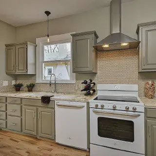 /img/13013-white-appliance-kitchen-design-8.webp