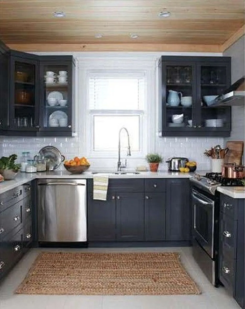 13044 dark grey kitchen backsplash