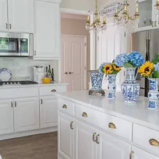 /img/13047-summer-kitchen-decor-canada-image7.webp