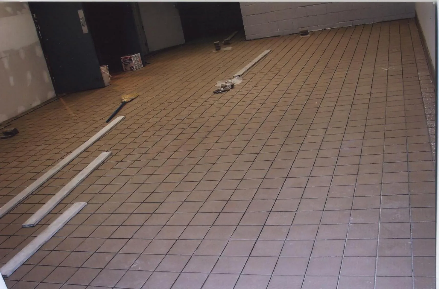 13052 concrete flooring