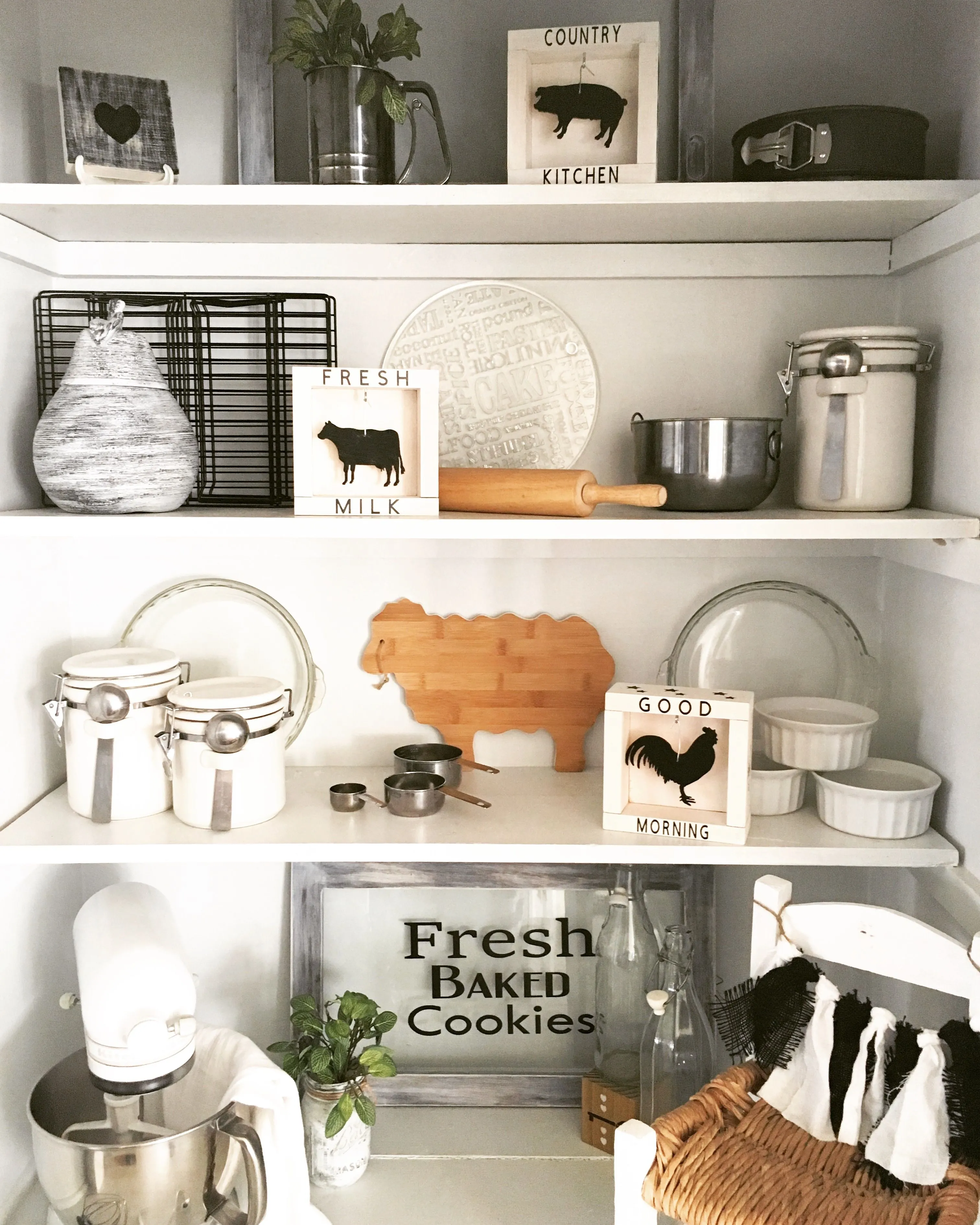 13081 zebra farmhouse kitchen main