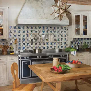 /img/13119-small-kitchen-decor.webp
