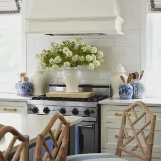 /img/13153-summer-kitchen-organization.webp