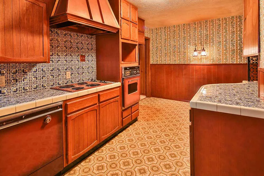 13156 60s summer kitchen image6