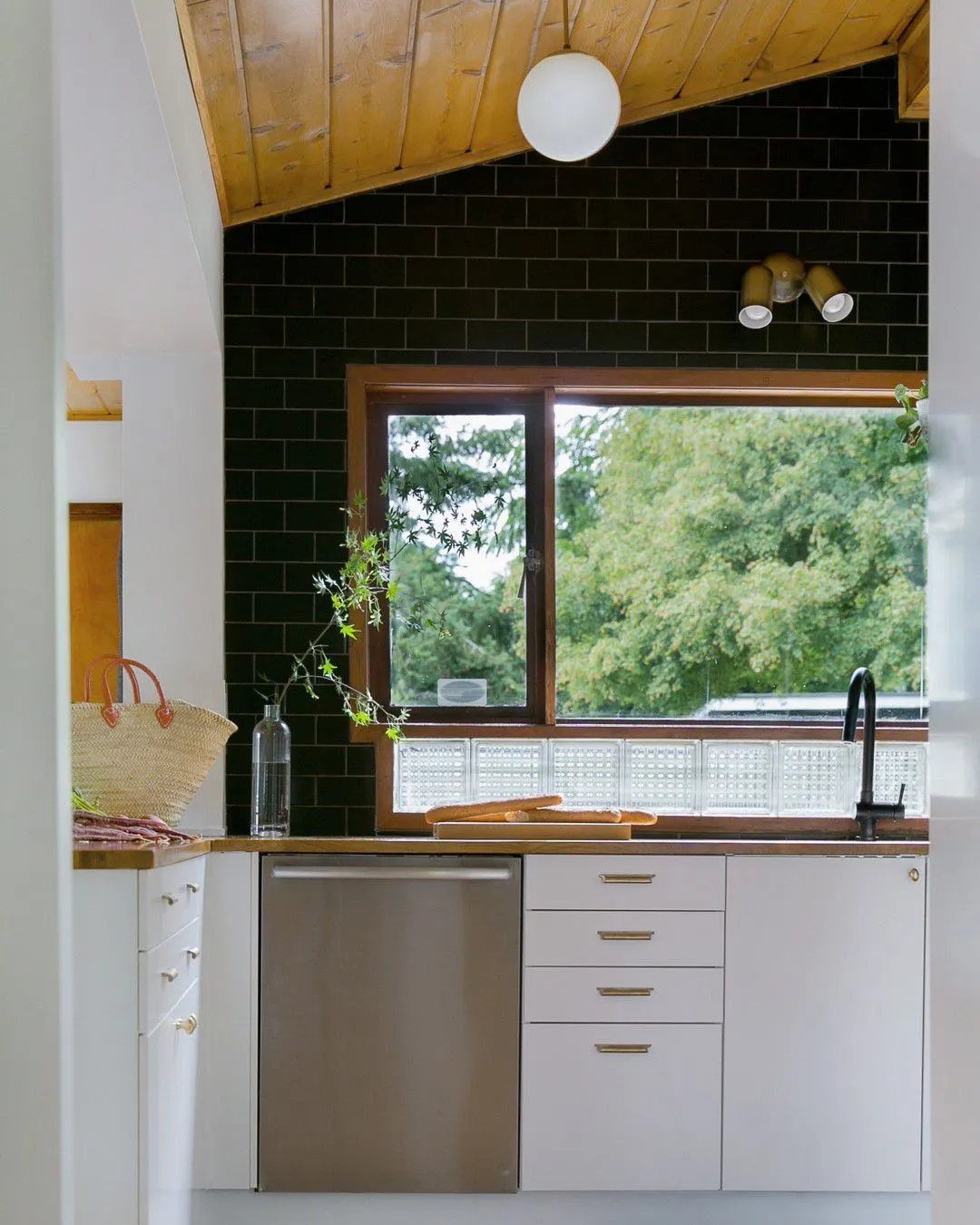 13158 60s kitchen retro appliances