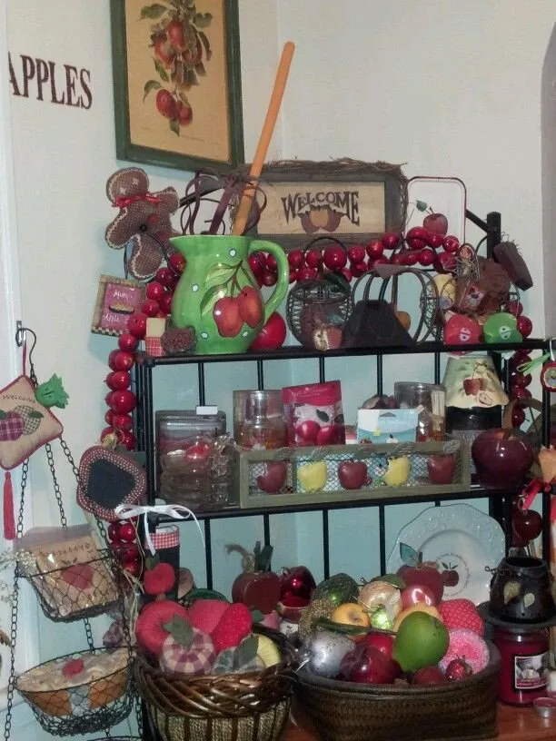 13174 strawberry kitchen decor