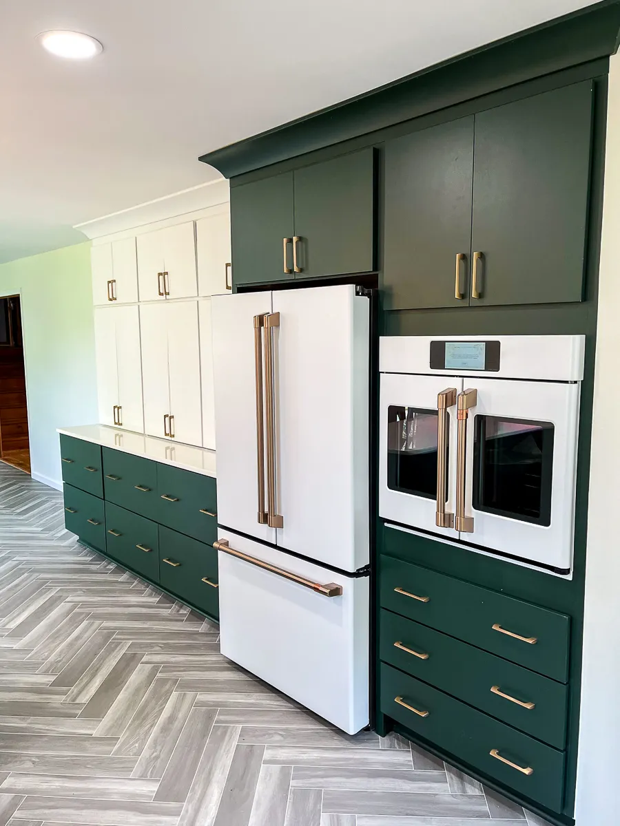 13204 green kitchen paint color